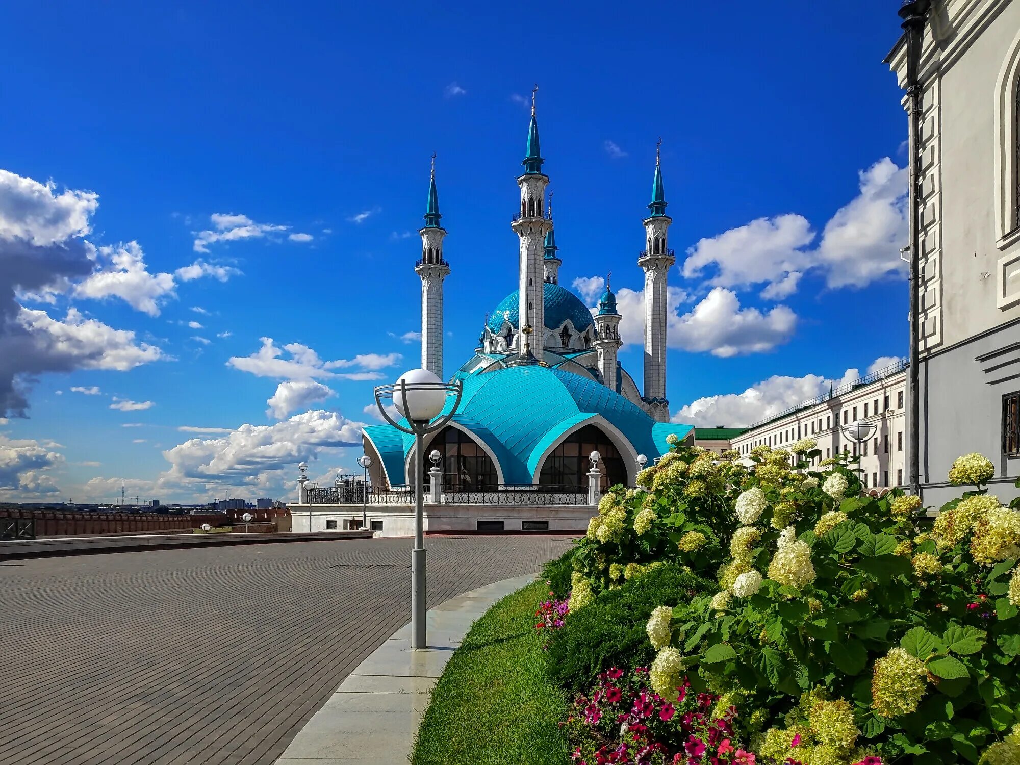 Что посетить в казани в первую очередь. Достопримечательности казани 2025. мечеть в казани. казань летом. казань летом достопримечательности.