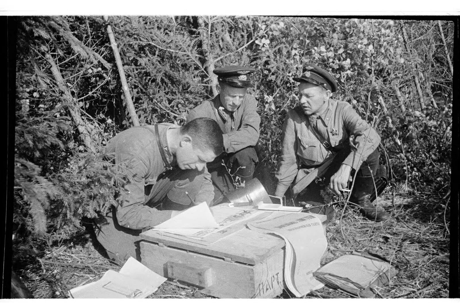 Полевой штаб РККА. Штаб полевой ВОВ. Разведка РККА В ВОВ. Радист РККА 1941. Видео с фронта россии