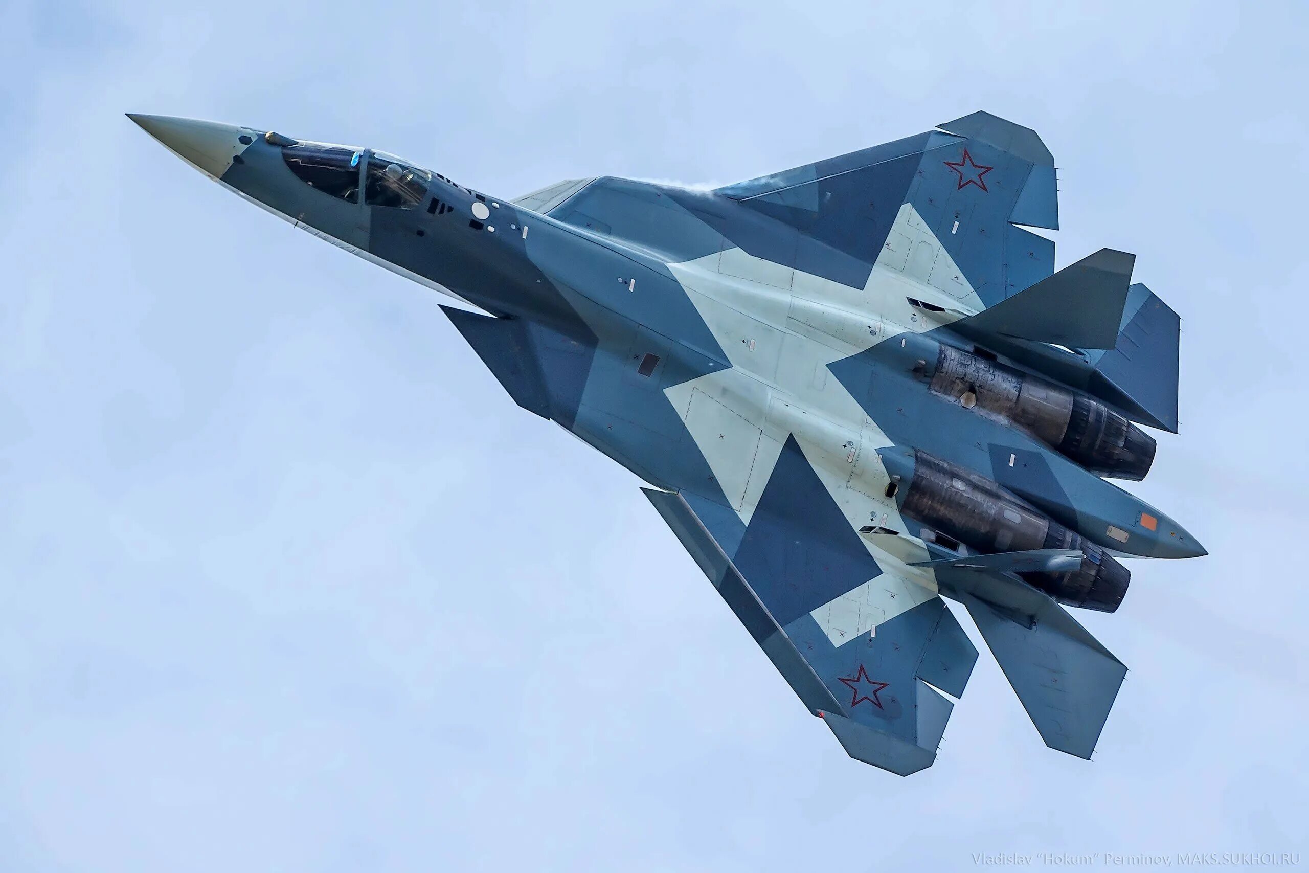 Новейший российский истребитель. Су-57 истребитель. Су-57 реактивный самолёт. Самолёт истребитель Су 57. Российский истребитель пятого поколения Су-57.