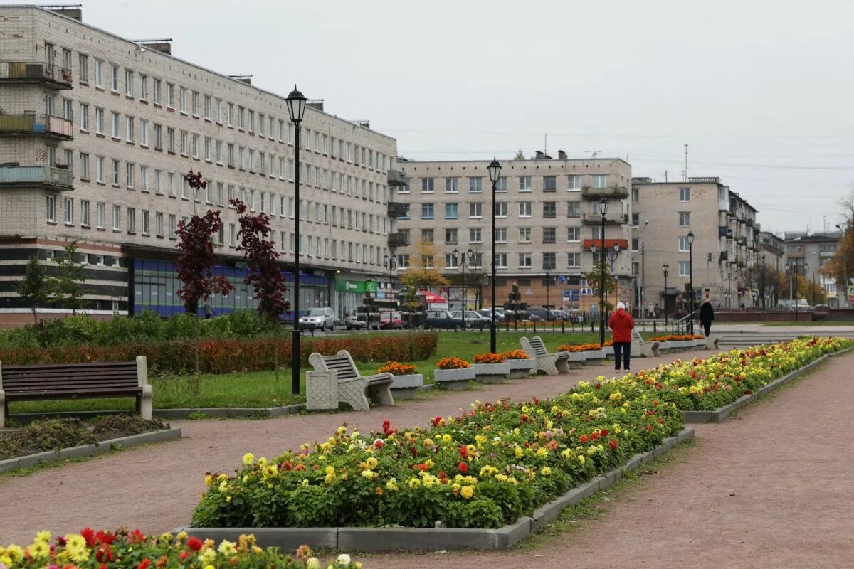 Ломоносовский район спб дома. Ломоносов город Ленинградская. Ломоносово Ленинградская область. Ломоносов город Ораниенбаум. Город Ломоносов центр.