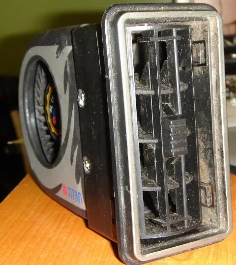 Сопло обдува лобового стекла ваз 2107. Обдув лобового стекла ваз 2121. Обдув стекла ваз 2107. Воздуховод лобового стекла ваз 2107. Заслонка лобового стекла ваз 2114.