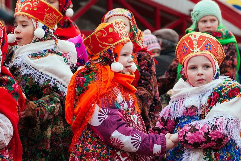 Масленица фотосессия. Фотосессия на Масленицу детей. Детям о Масленице. Платок на Масленицу ребенку. Красивый платок на масленицу