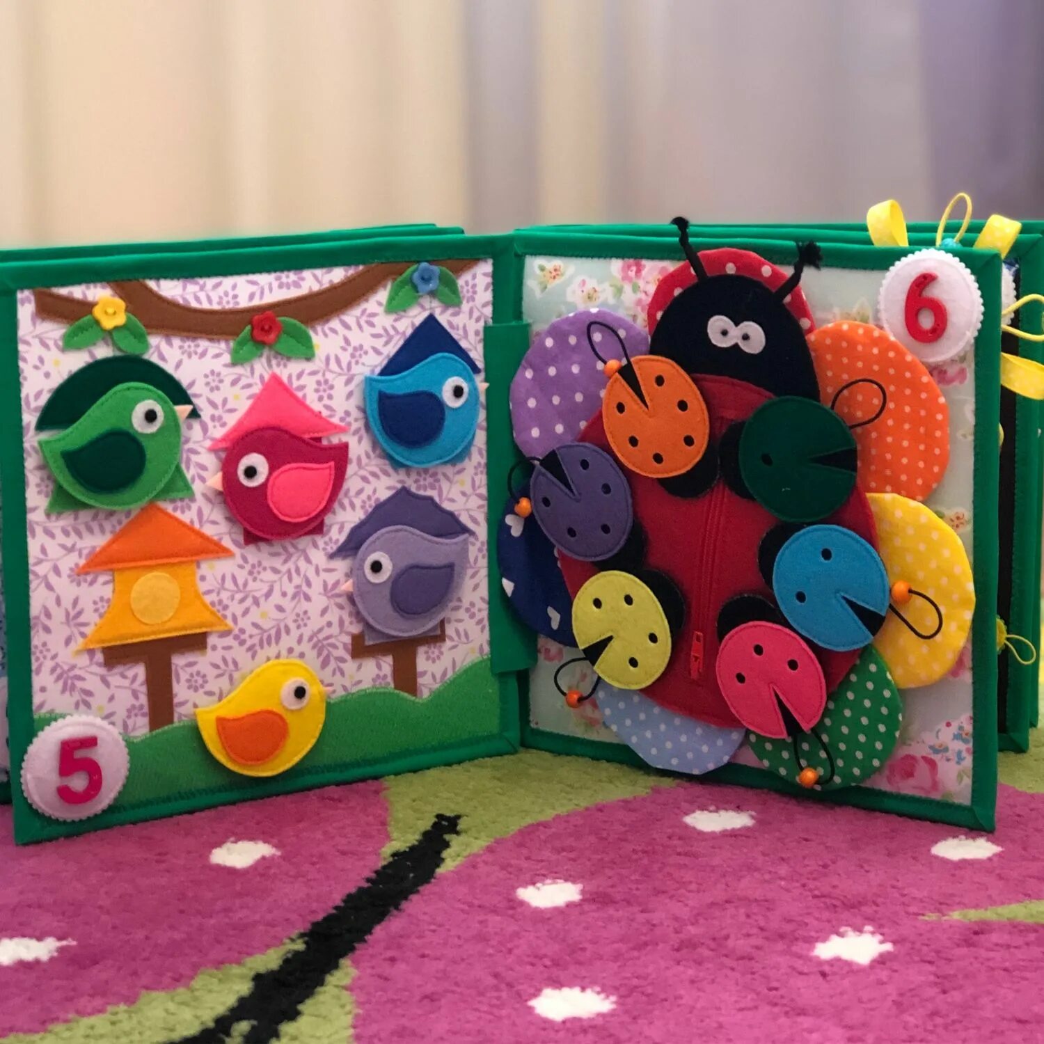 развивающая книжка. развивающая книга 4. фетровые книжки для самых маленьких. книжки из фетра для малышей. развивающая книжка.