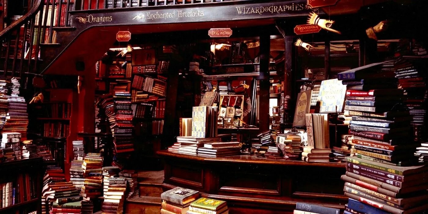 Гарри поттер интерьер совиной лавки. Книжные переулки. Book nook diagon alley. Book nook гарри поттер. Book nook косой переулок.