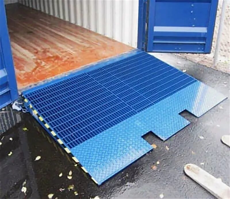 Перегрузочный мост altec hf. Пандус рампа 5т. Мост аппарель. Мост аппарель. Мост аппарель.