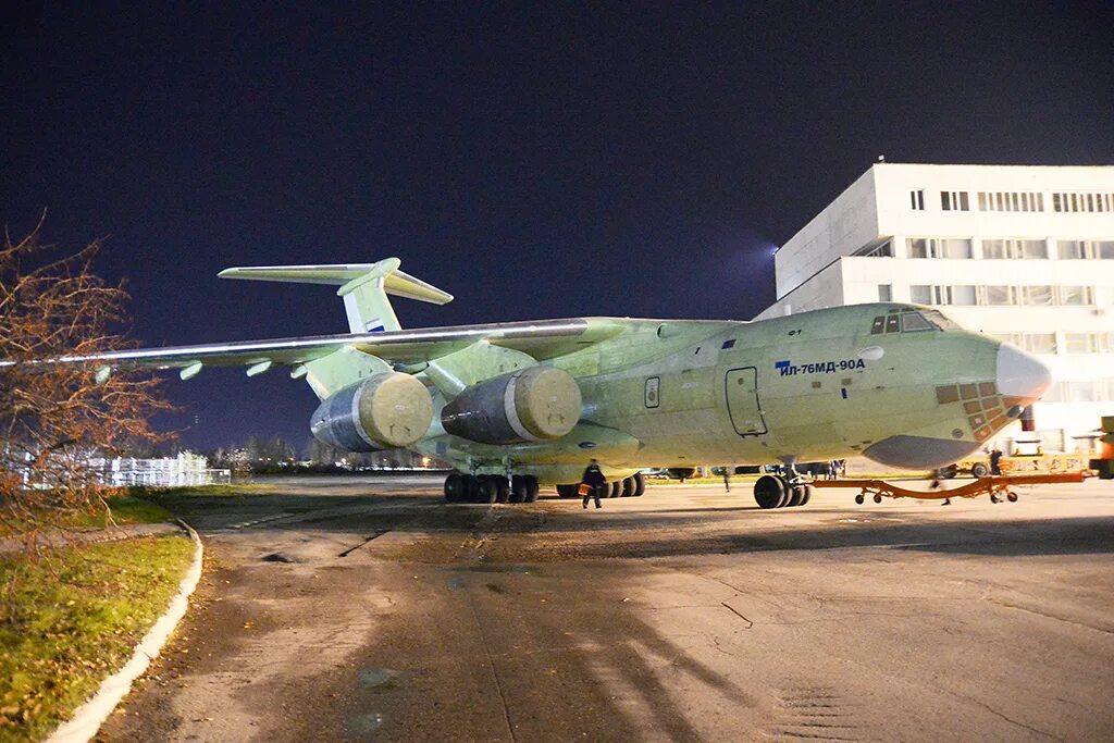 Самолет плюс нижний. Самолеты Авиастар Ульяновск. Ил 76 Авиастар. Ульяновск ил 76 Авиастар. Ил-76мд-90а Авиастар-СП.