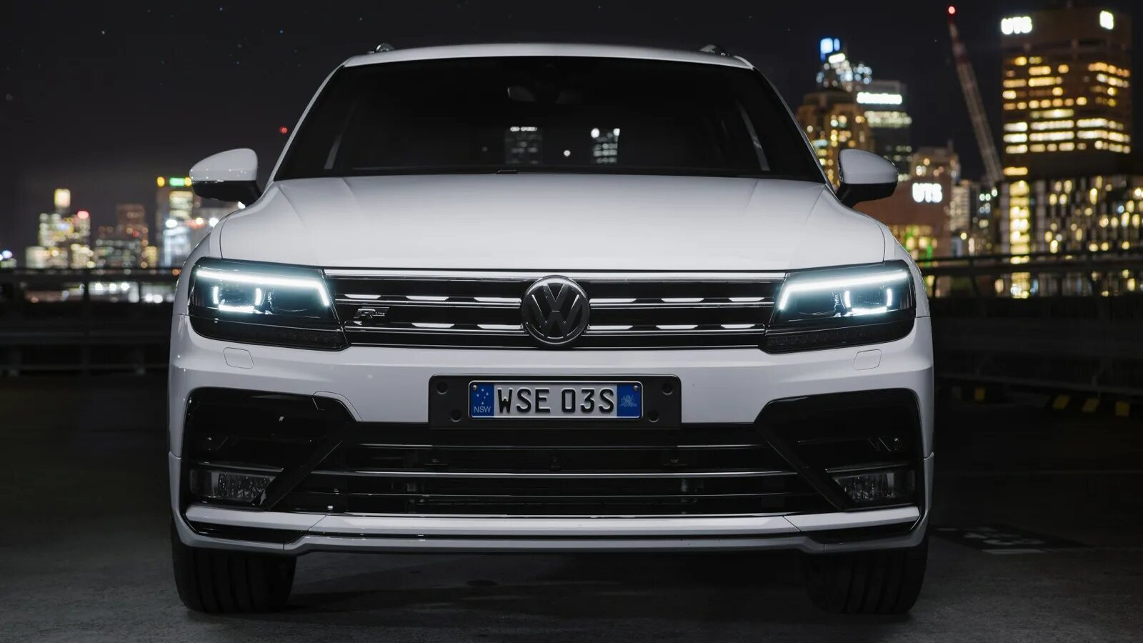 Дхо тигуан. Tiguan 2. Volkswagen Tiguan спереди. Volkswagen Tiguan 2019 оптика. Фара Туарег 2020.