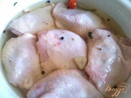 Куриные бедра в кастрюле