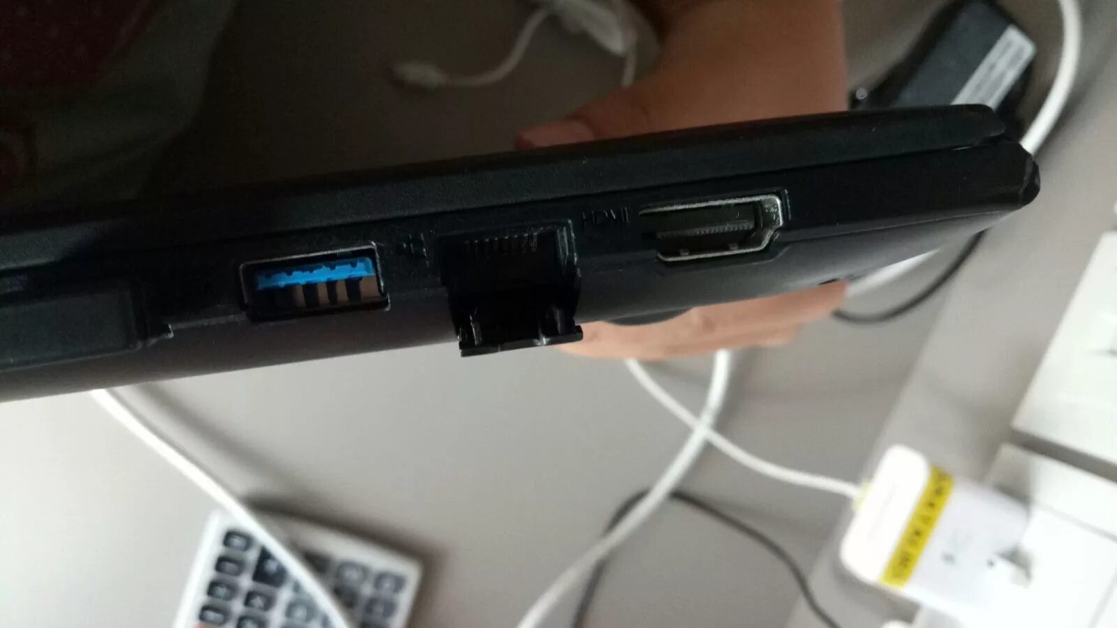 Lenovo разъем lan. Lan Port ноутбук dell 9500. Lenovo t440p Ethernet Port. Ноут леново разъем для кабеля интернета.