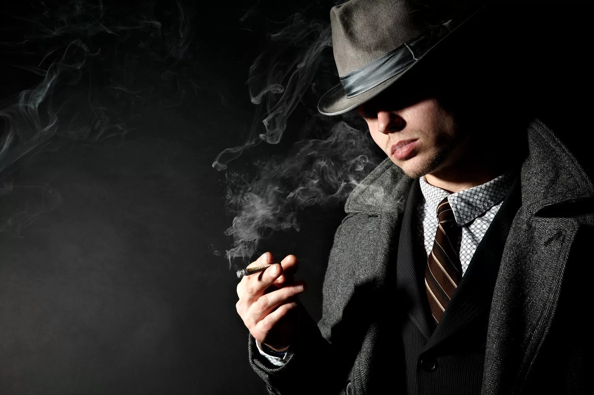 Мужчина в шляпе. Мужчина в шляпе с сигаретой. Аватар мужчина в шляпе. Мужчина в шляпе с сигарой. Картинки для ватсапа красивые для мужчины