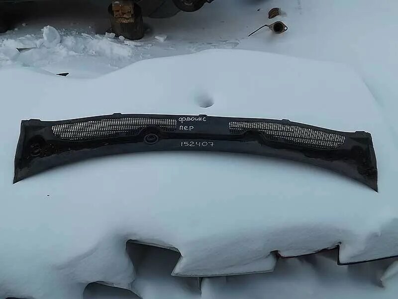 Молдинг боковой лобового стекла газель. Планка на лобовое стекло спортивная. Планка лобового стекла. Жабо бампера renault fluence. Планка лобового стекла.