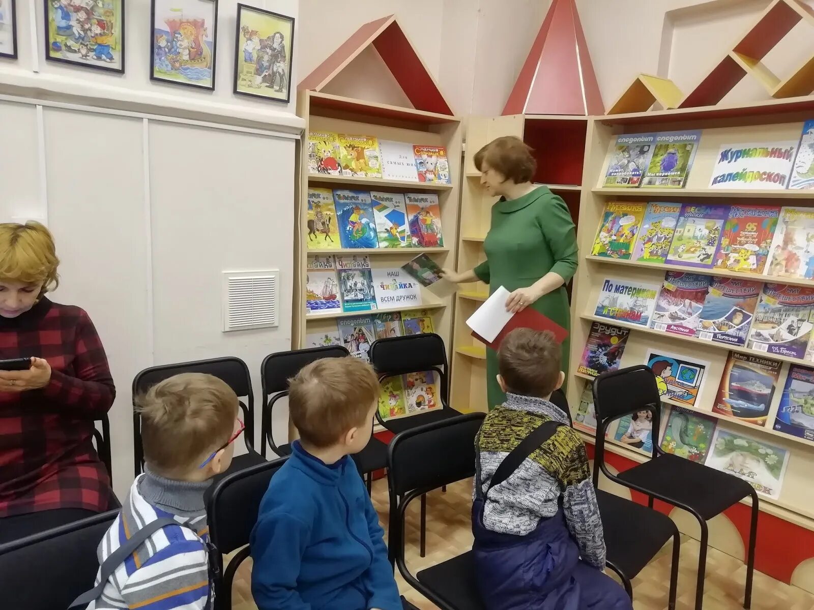 Посещение библиотеки с детьми. Чурачикской. Посещение библиотеки педагогом. Детскую библиотеку посещают 327. Библиотерапия для детей.