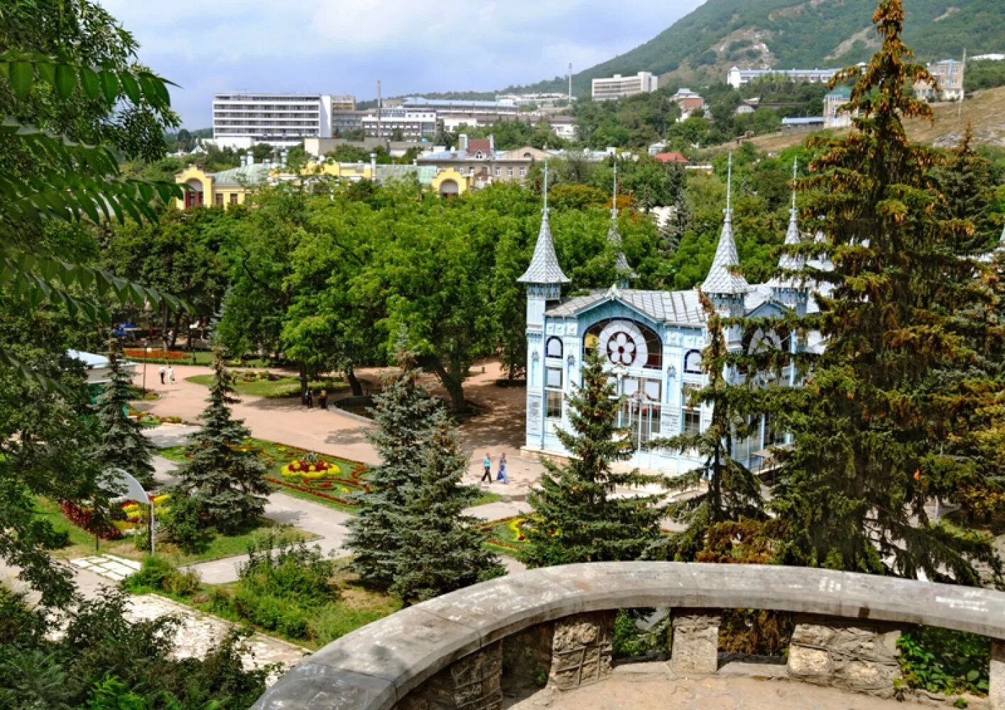 Парки города пятигорск. Парк цветник пятигорск. курортный парк пятигорска. пятигорск сан лермонтова парк цветник. пятигорский цветник пятигорск.