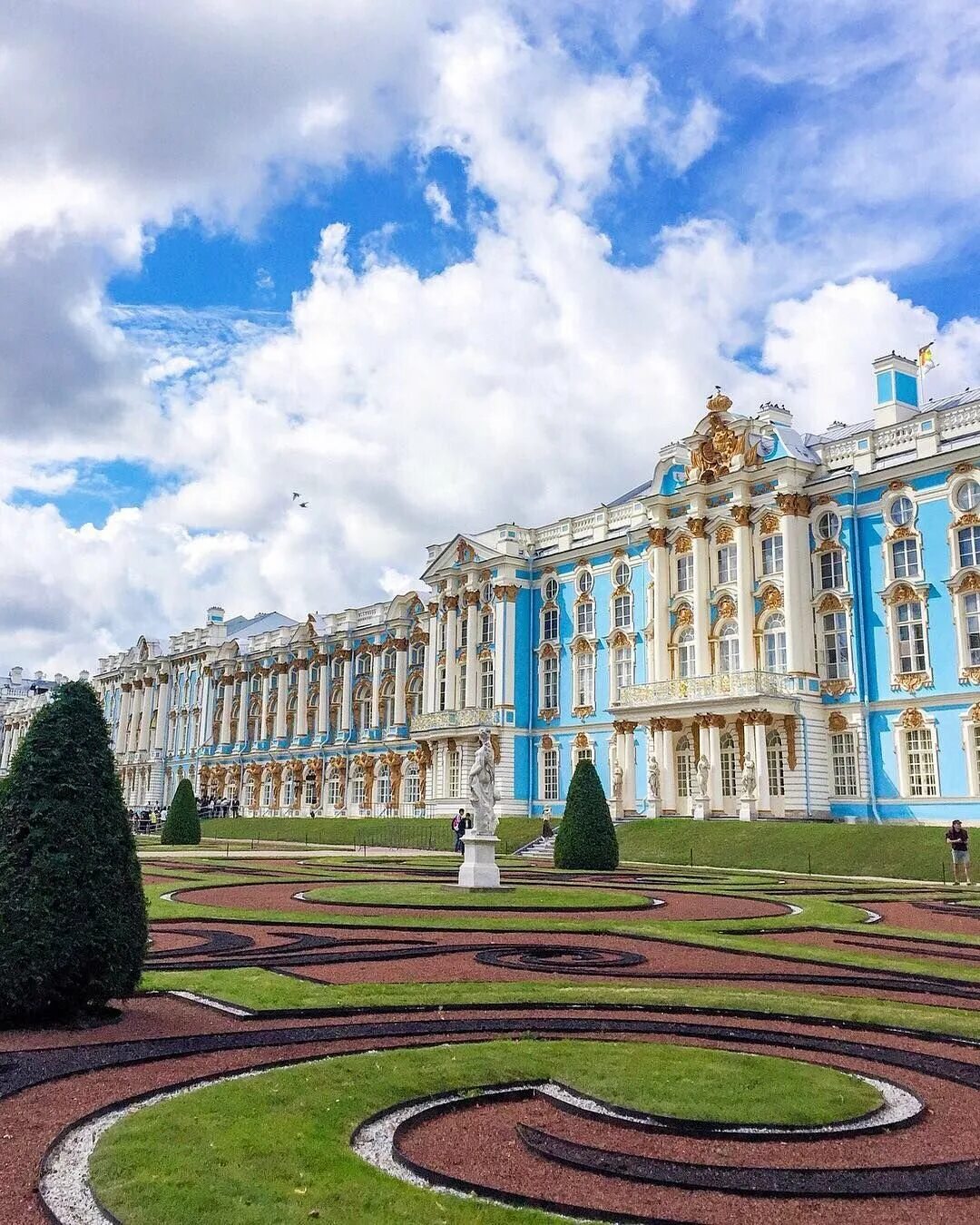 Царского села в санкт петербурге. Екатерининский дворец в санкт-петербурге. царскосельский екатерининский дворец. пушкин санкт-петербург екатерининский дворец. пушкино екатерининский дворец.