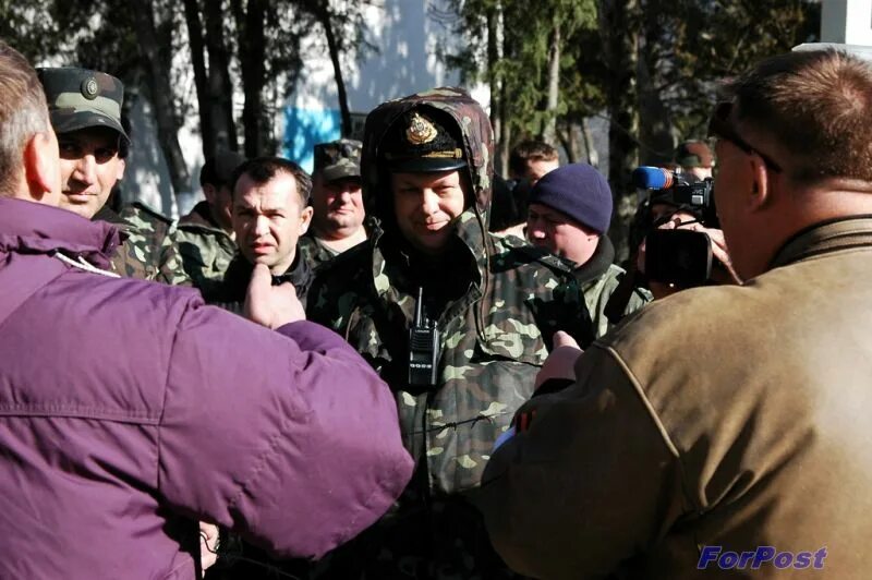 Штаба вмс. Штурм штаб вмсу севастополь. захват штаба украинского флота в 2014 году в севастополе. штаб вмсу 2014 фото.