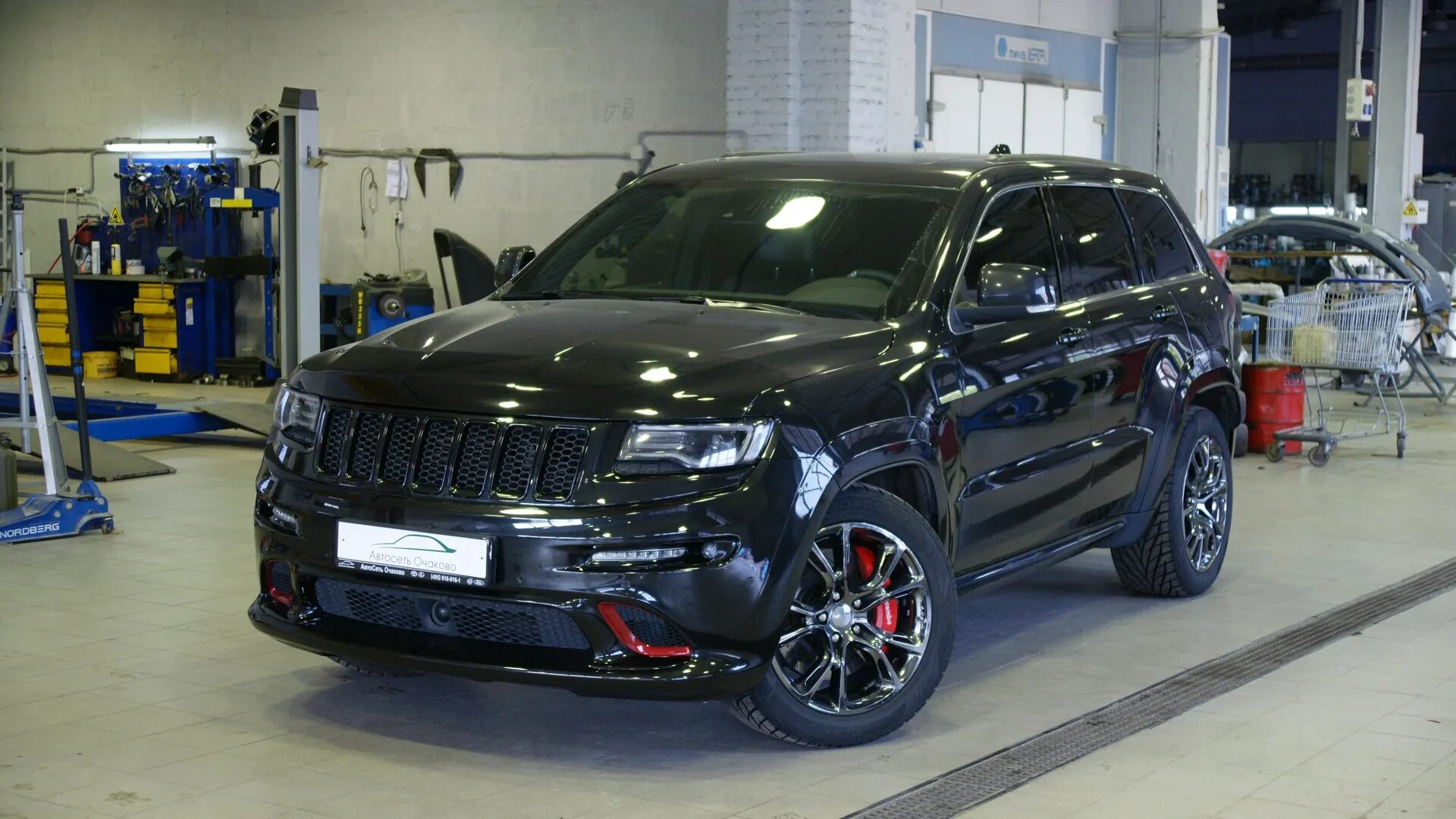 Grand cherokee srt wk2. Jeep srt8 wk2. jeep grand cherokee wk2 srt. jeep grand cherokee srt8. джип гранд чероки срт 8 wk2.