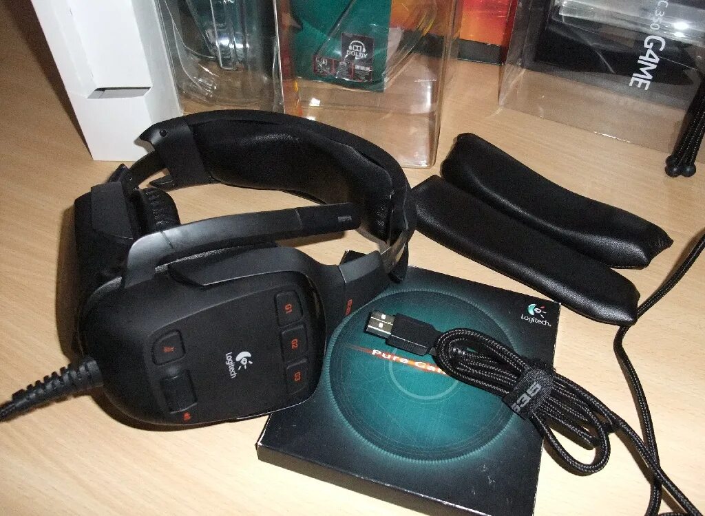 Как понять что наушники logitech g435 зарядились. Logitech g35 наушники. logitech g35. edifier g 35. g35b tws.