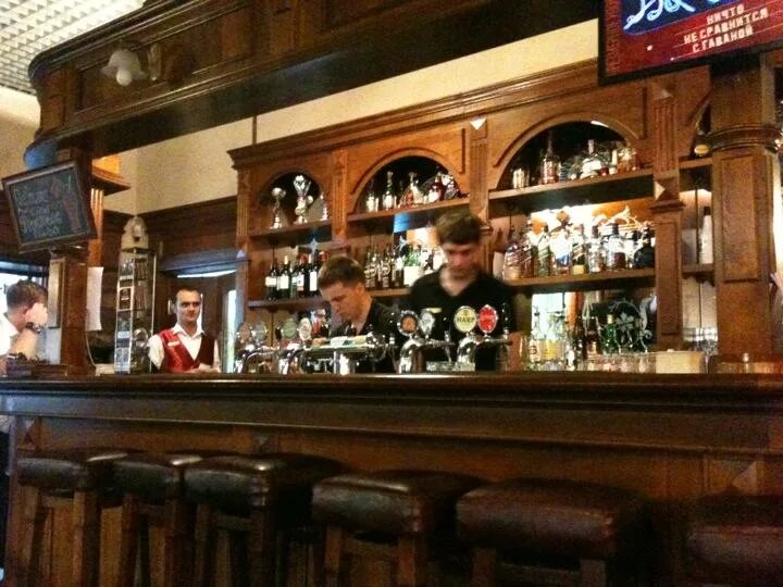 Ресторан британика в калининграде. Английский паб британика калининград. Паб британика. Кафе британика калининград. Паб британика.