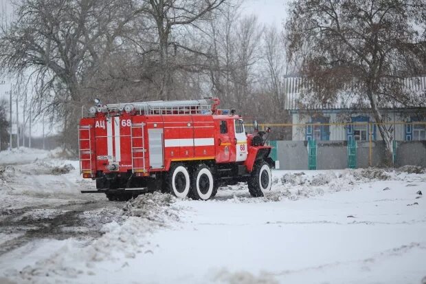 Пожары в пожарных депо. Пожарная машина Волгоград. Пожарные машины в Волгоградской области. Волгоградская пожарная часть. Пожарная часть Фролово.