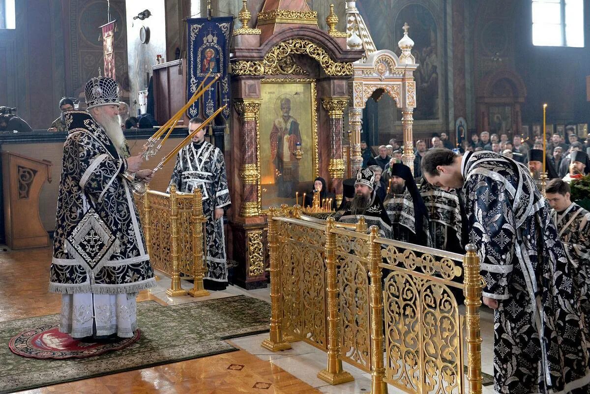 Задонский монастырь службы. Липецкая митрополия. задонский мужской монастырь пасха. священники задонского мужского монастыря. липецкая епархия храм на улице арктическая.