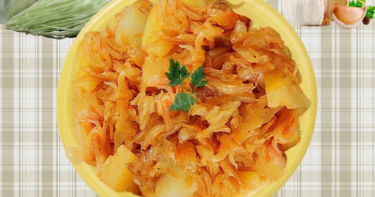 Как вкусно потушить капусту с картошкой. Картошка с капустой. тушёная капуста с картошкой. капуста тушеная с карт. жаркое из капусты и картофеля.