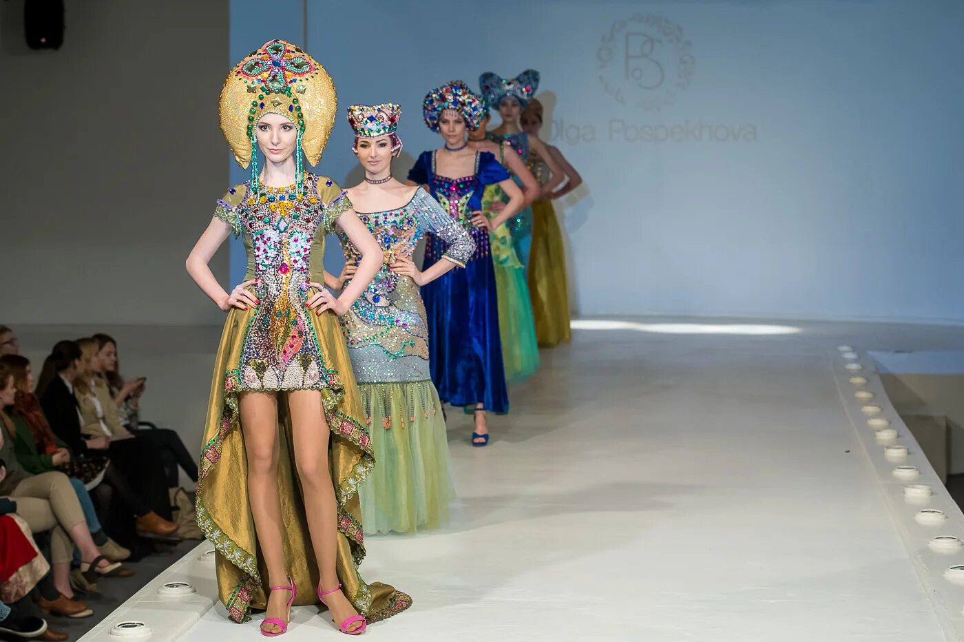 Студенческие конкурсы дизайнеров одежды. Конкурс модельеров. Сибирский кутюрье 2022 новосибирск. Конкурс дизайнеров одежды. Дизайнерская одежда на конкурсы.
