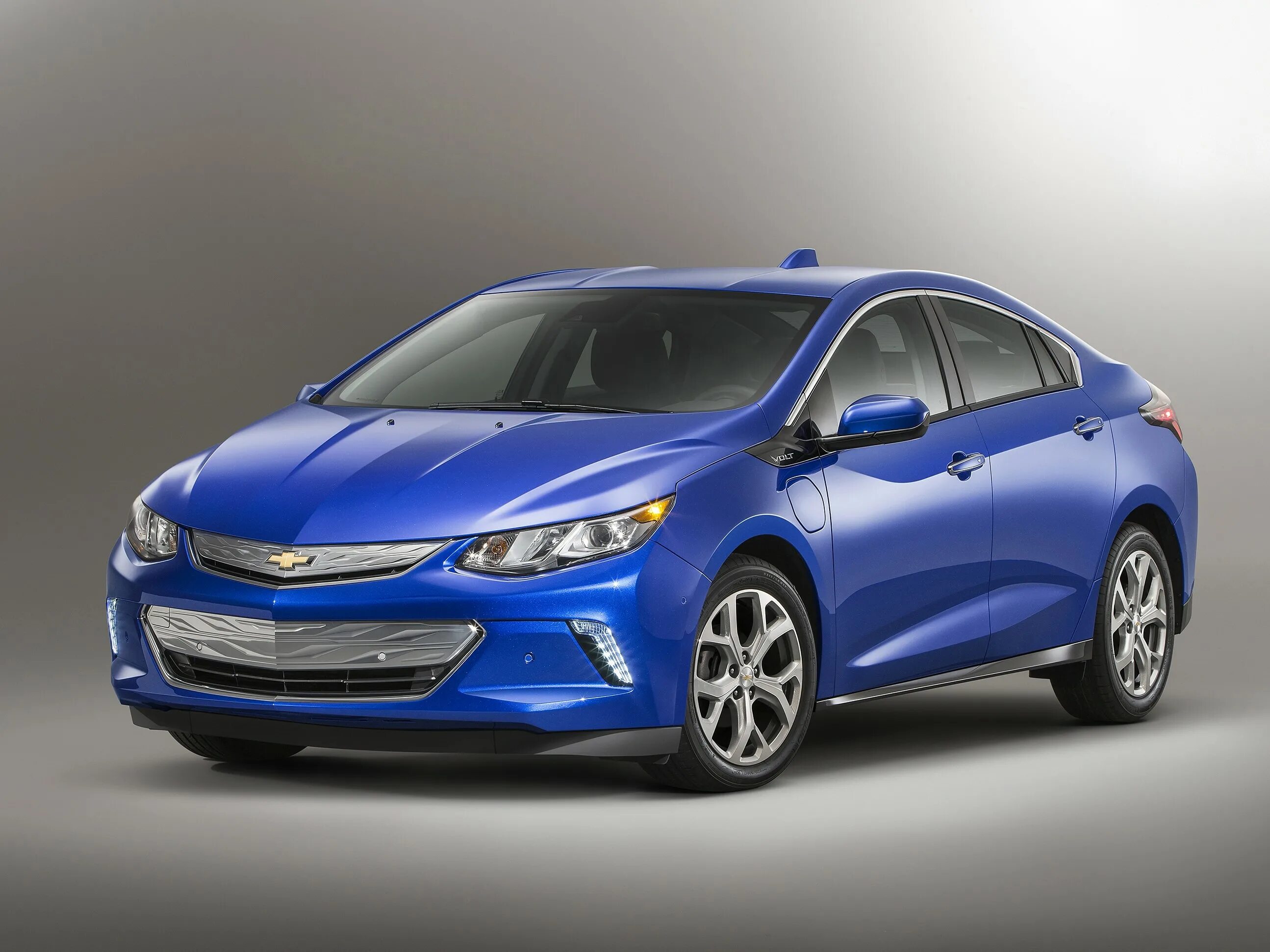 Вольт гибрид. Chevrolet Volt 2016. Шевроле вольт 2016. Chevrolet Volt 2. Chevrolet Volt 2015.