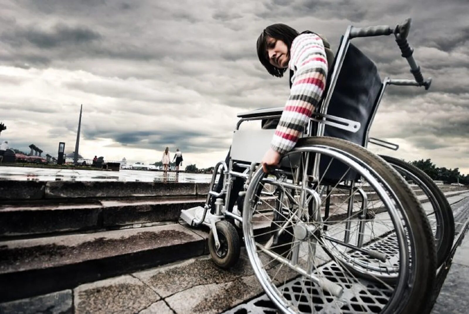 Инвалид. Люди с ограниченными возможностями. Инвалид колясочник. Инвалиды картинки. Инвалиды разных групп