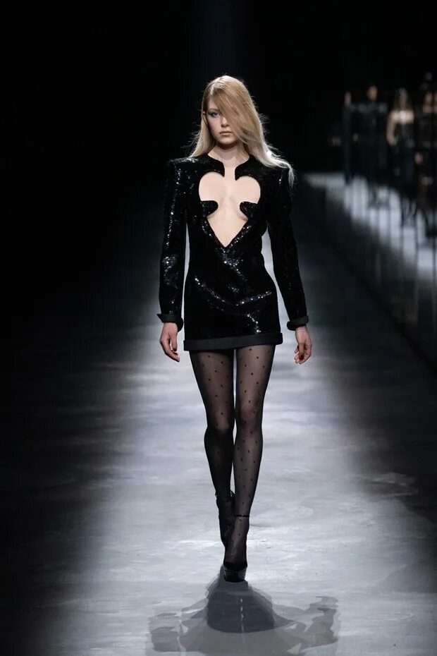 Ив сен лоран показ 2012. Виктлрия модель ив сен лорана. Yves saint laurent saint laurent c 2012. Ив сен-лоран. Ив сен-лоран.