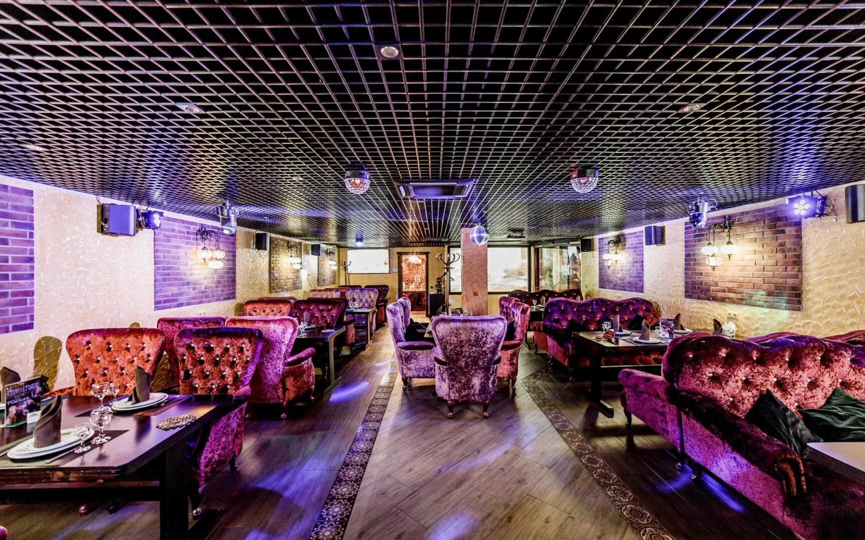 Дзержинский город рестораны. Республика татарстан казань улица дзержинского 13 утка в котелке. Дзержинский город рестораны. Old barn дзержинский меню. Ресторан берег дзержинский.