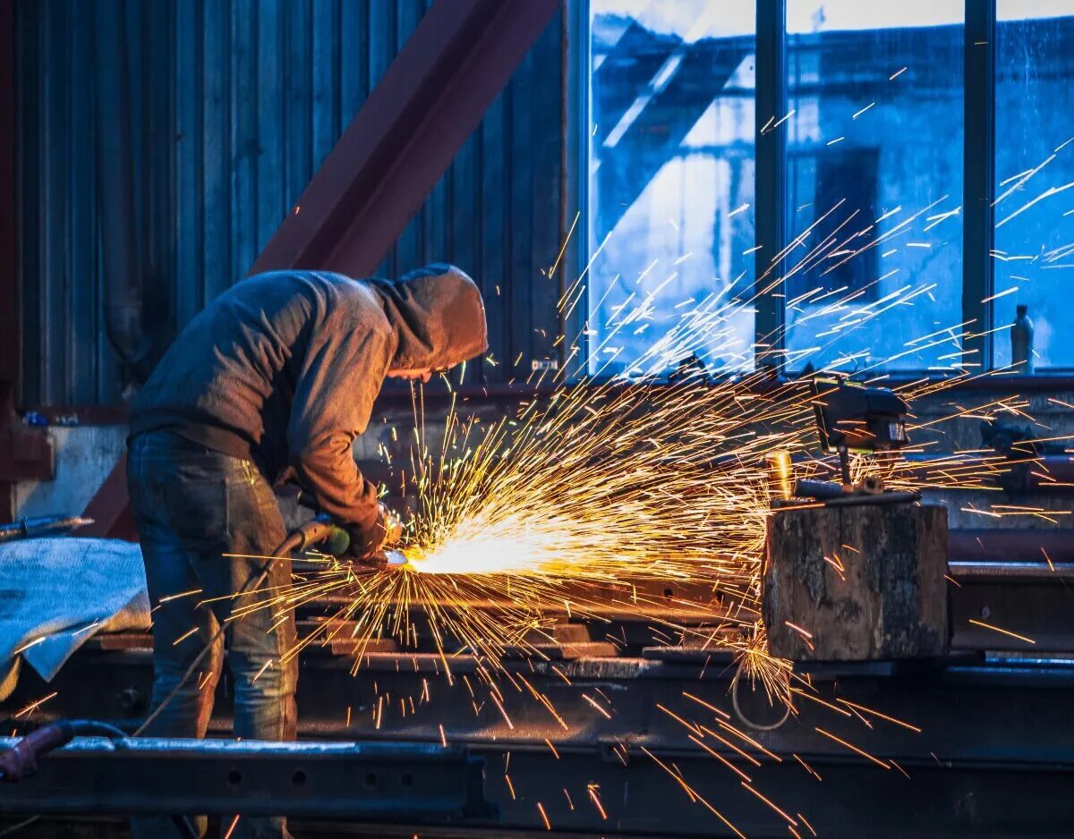 Востребованные рабочие специальности. Профессии отрасли строительства. Как называется работа на двух работах. Таблица работа за пределами нормального рабочего времени. Работа по совместительству это работа по инициативе.