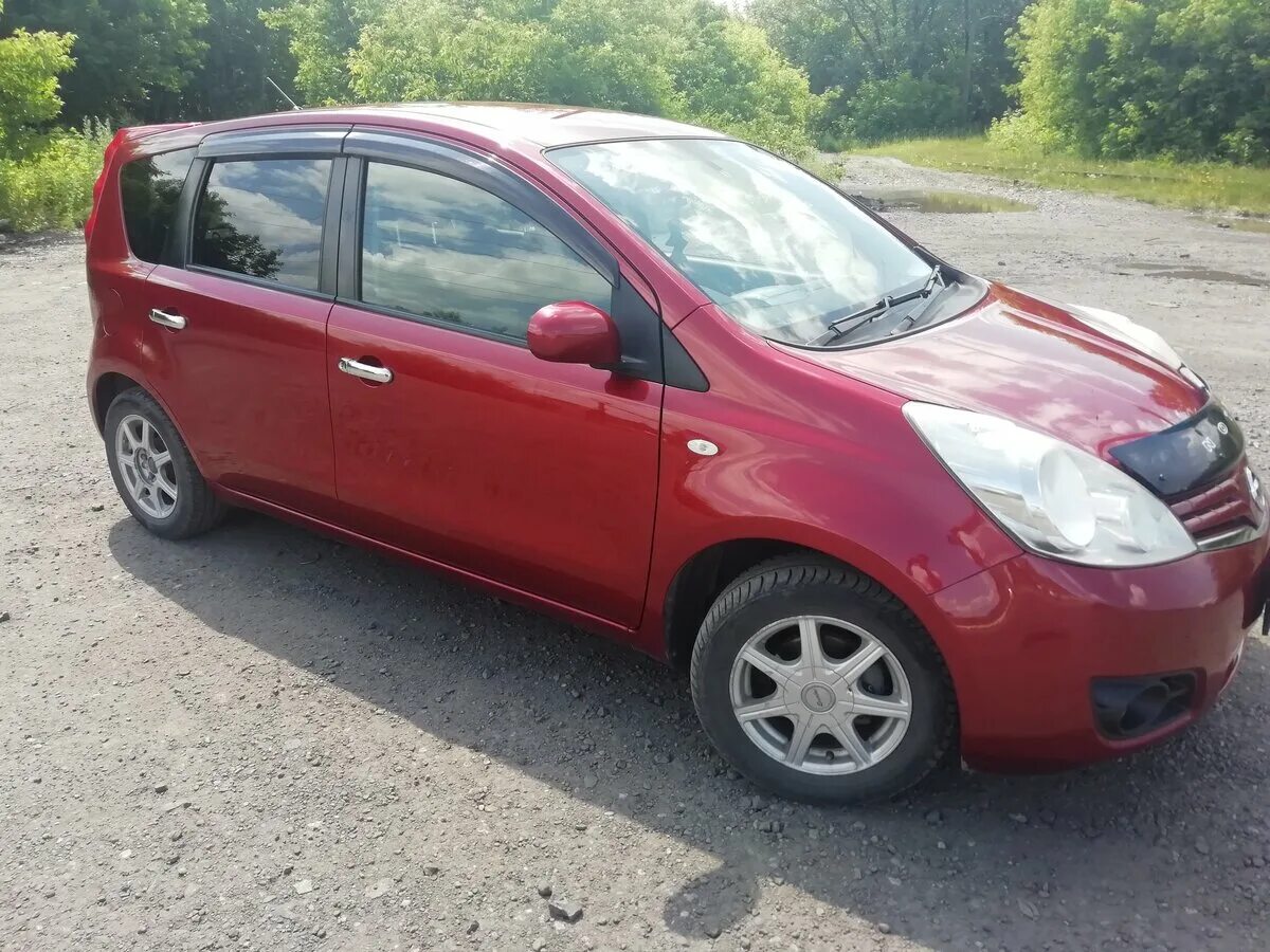 Nissan note 2011. Ниссан ноут 2011 года. Nissan Note 1.5 109л.с. Ниссан ноут 2011 года красный.