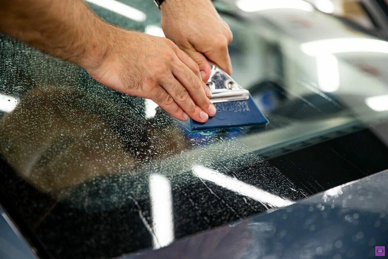 бронирование стекла авто. бронирование стекла автомобиля. бронирование лобовое стекло. лобовое mini r50. бронирование стекла авто.