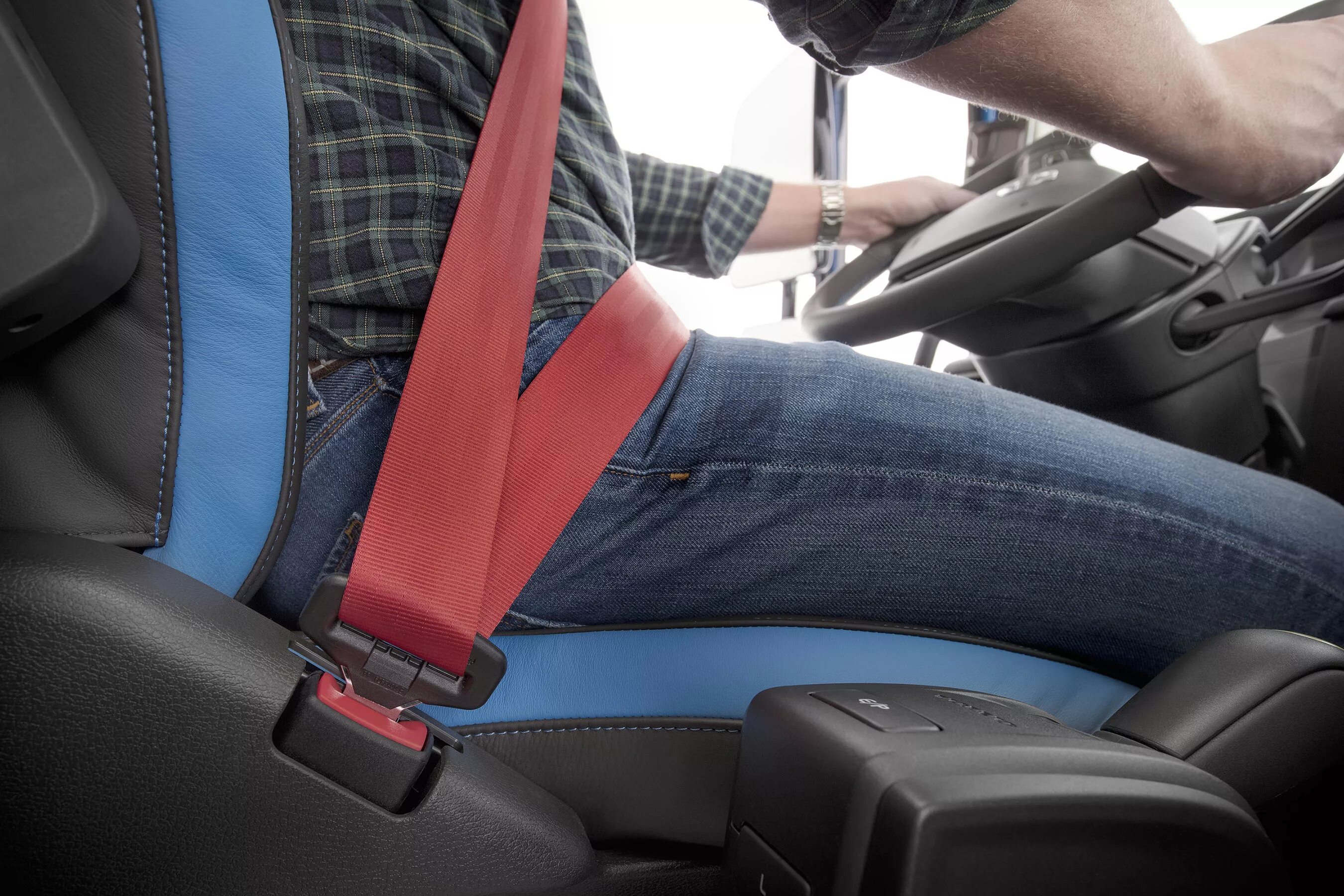 Seat belt. Driver seat belt. Пристегнутый ремень безопасности. Ремень безопасности для автомобиля. Пристегнуть ремни.