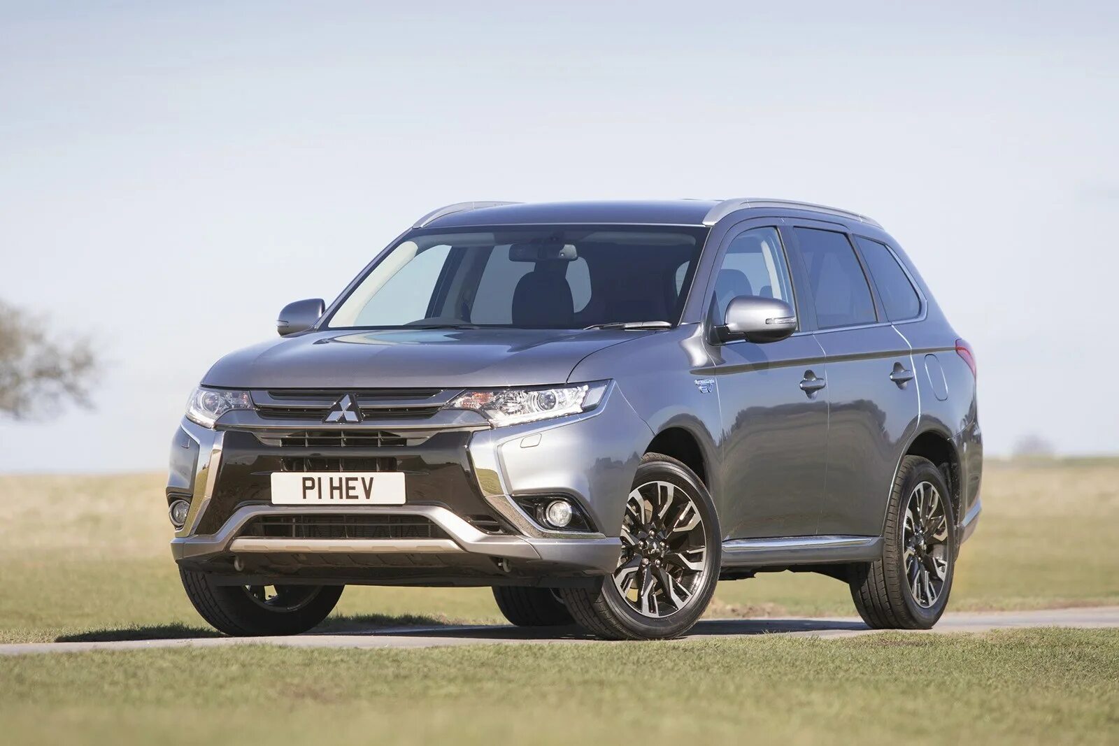 Мицубиси аутлендер каталог. Мицубиси аутлендер phev. митсубиси аутлендер 2017. mitsubishi outlander phev 2025. mitsubishi outlander plug-in hybrid.