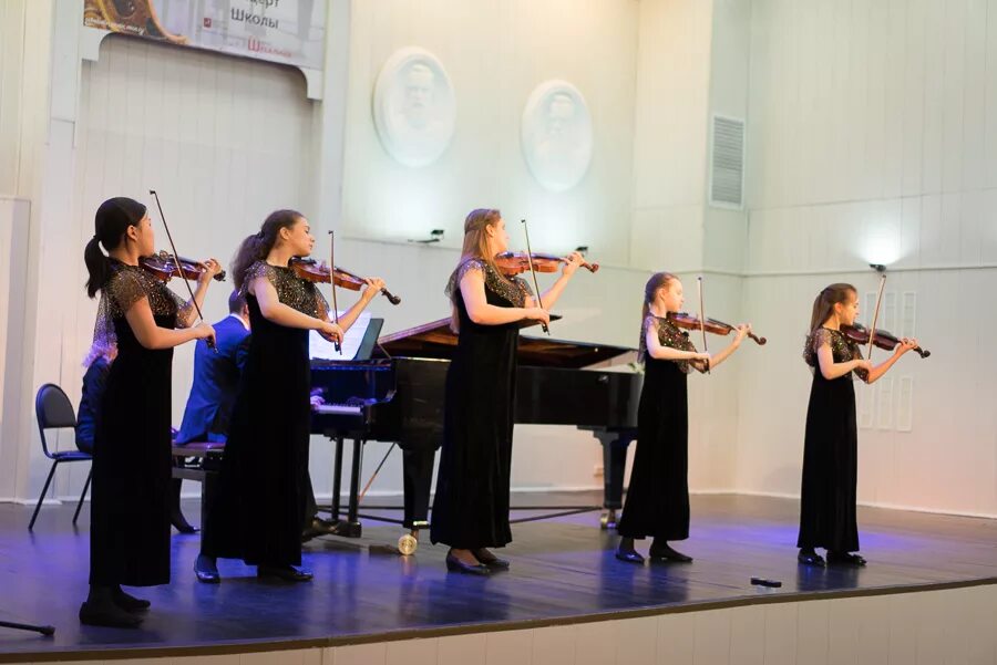 Концерт в музыкальной школе. Выступление музыкальной школы. Выступление в музыкальной школе. Отчётный концерт музыкальной школы 2018 чаплыгин. Дмш 1 новосибирск.