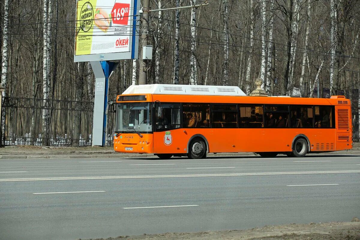 73 автобус нижний. Автобус ЛИАЗ Нижний Новгород. ЛИАЗ Нижний 800. Автобус в Нижнем Новгород ЛИАЗ оранжевый. Нижегородский автобус оранжевый.