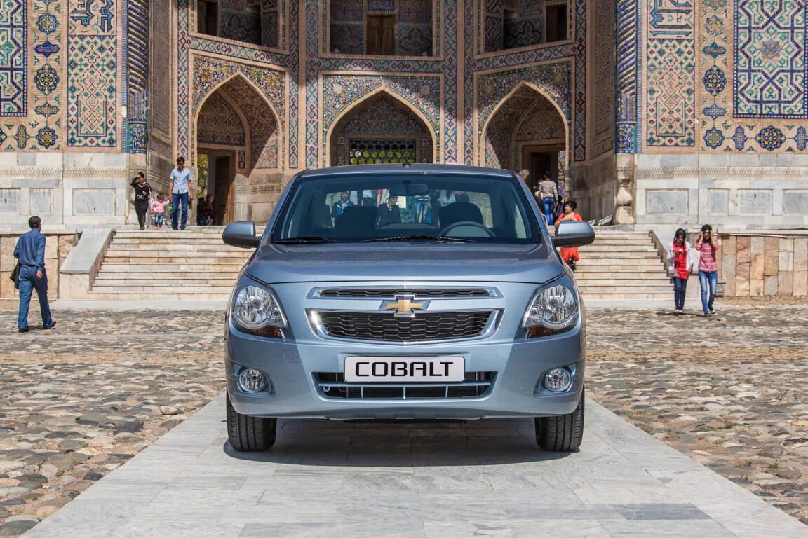 Gm uzbekistan yangiliklari. Жм узбекистан завод. Chevrolet cobalt 2021. Узбек машина. Chevrolet gentra 2022.