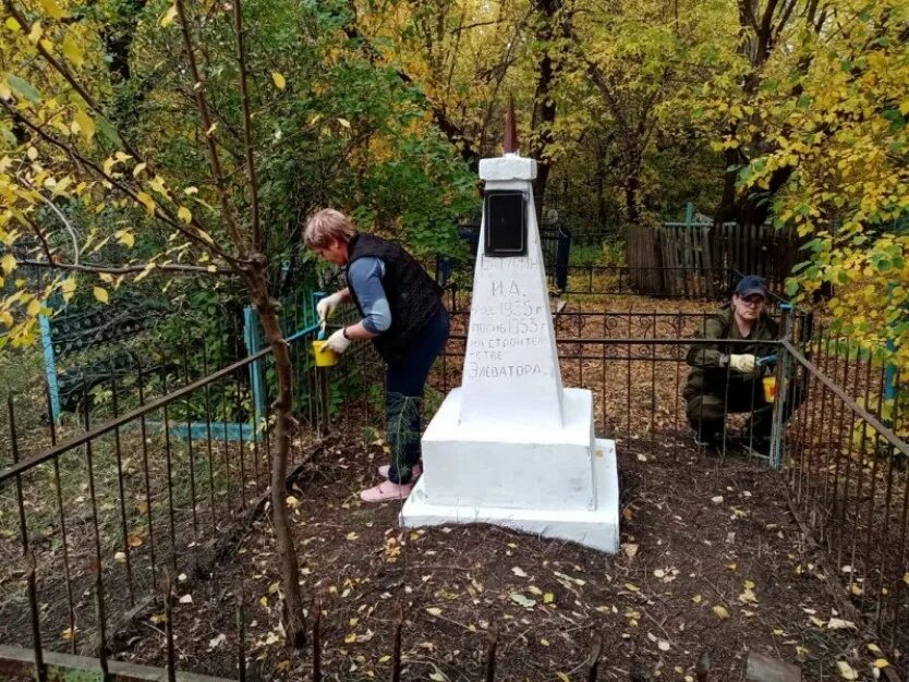 Володарка Топчихинский район. Село Парфеново Топчихинский район Алтайский край. Володарка Топчихинский район Алтайский край. Благоустройство памятных мест. Погода володарку алтайский край