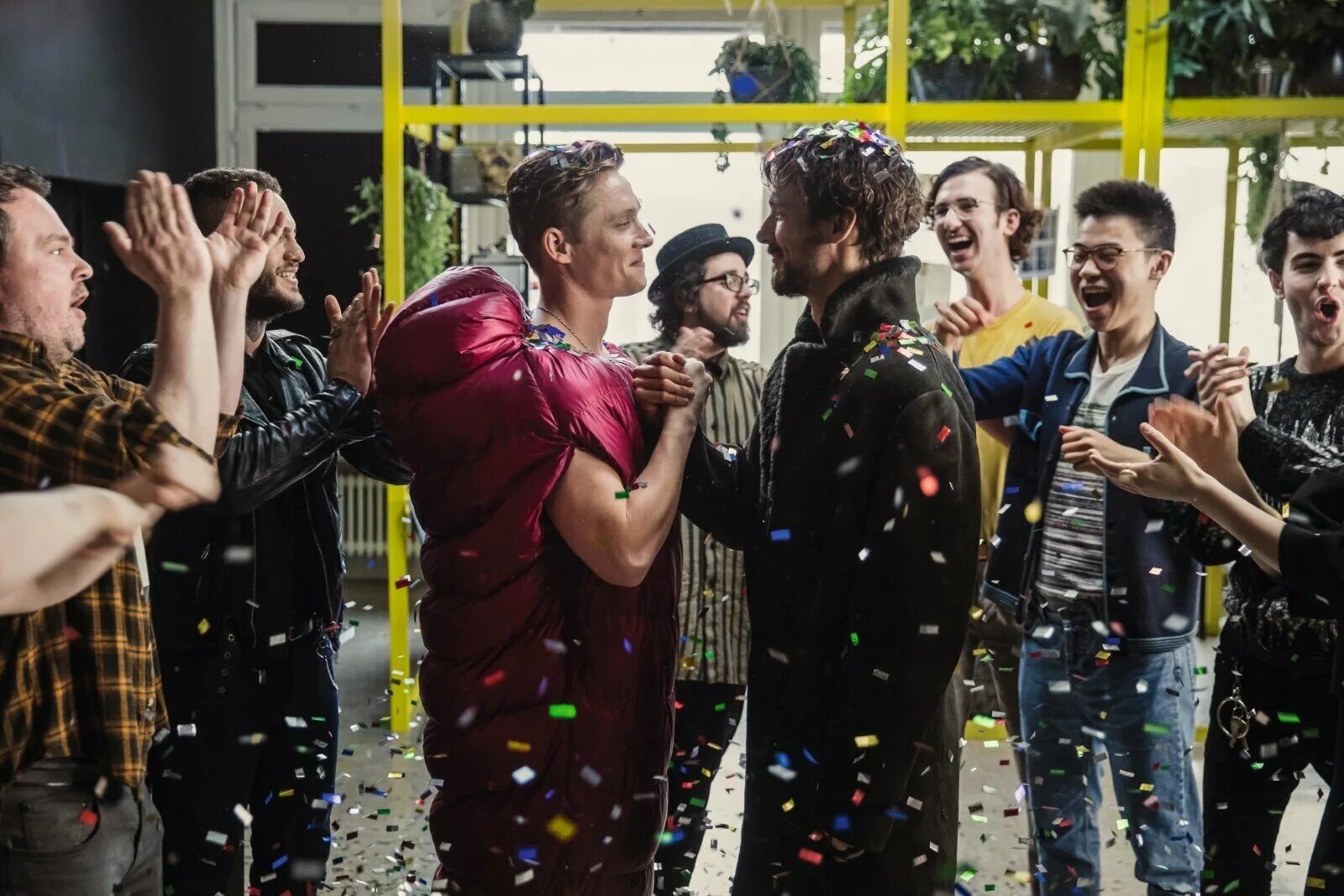 100 вещей и ничего лишнего (2018). 100 вещей фильм. Вещей ничего лишнего. Маттиас швайгхёфер 100 вещей и ничего лишнего. 100 вещей и ничего лишнего фильм 2018.