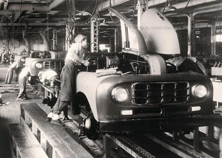 2 первое производство этого. Конвейер Тойота 1970. Завод Тойота в 1937. Конвейер Nissan 1950. Завод Япония 1960.