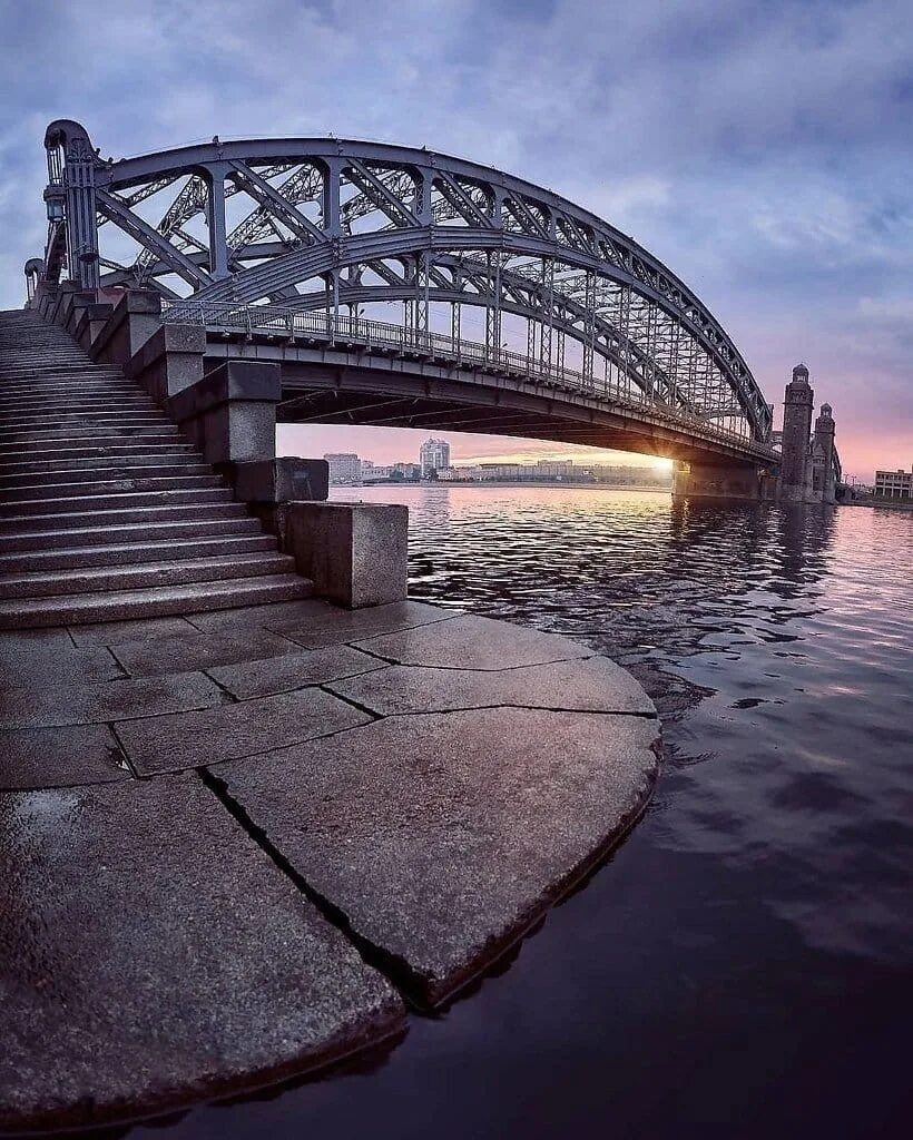 Мост Петра Великого в Санкт-Петербурге. Большеохтенскиймост в Санкт-Петербурге. Мост Санкт-Петербург Большеохтинский мост