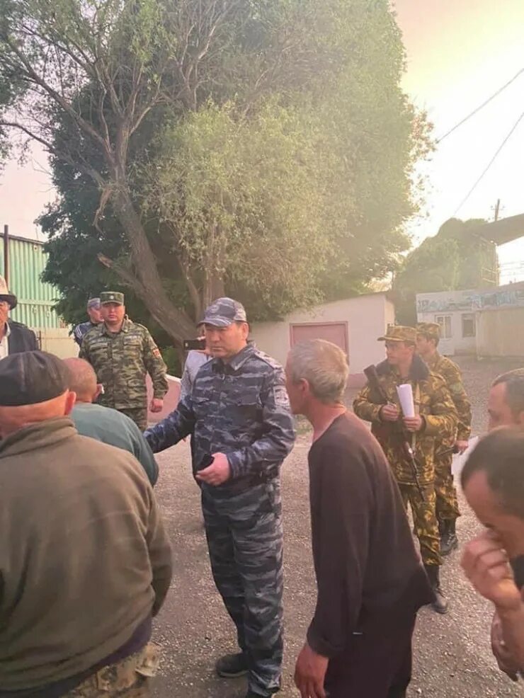 Заложники 10. Заложники 10. Заложники 10. Службы по захвату террористов. Заложники 10.