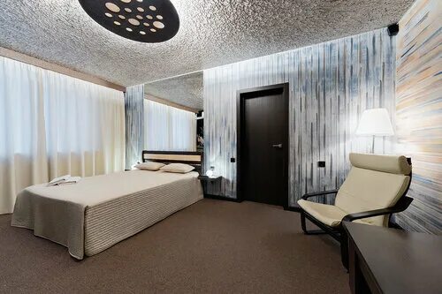 Гостиница ял казань фото. Гостиница почасовая казань. Казанское подворье хостел. Отель концерт москва семеновский вал 6в. Гостиница ял казань.