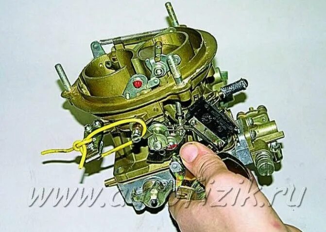 Как отрегулировать карбюратор 402. Карбюратор к-151с двигатель змз-402 шланги. к 151 ускорительный насос. ускорительный насос карбюратора к 151. регулировка пускового устройства карбюратора к151д.