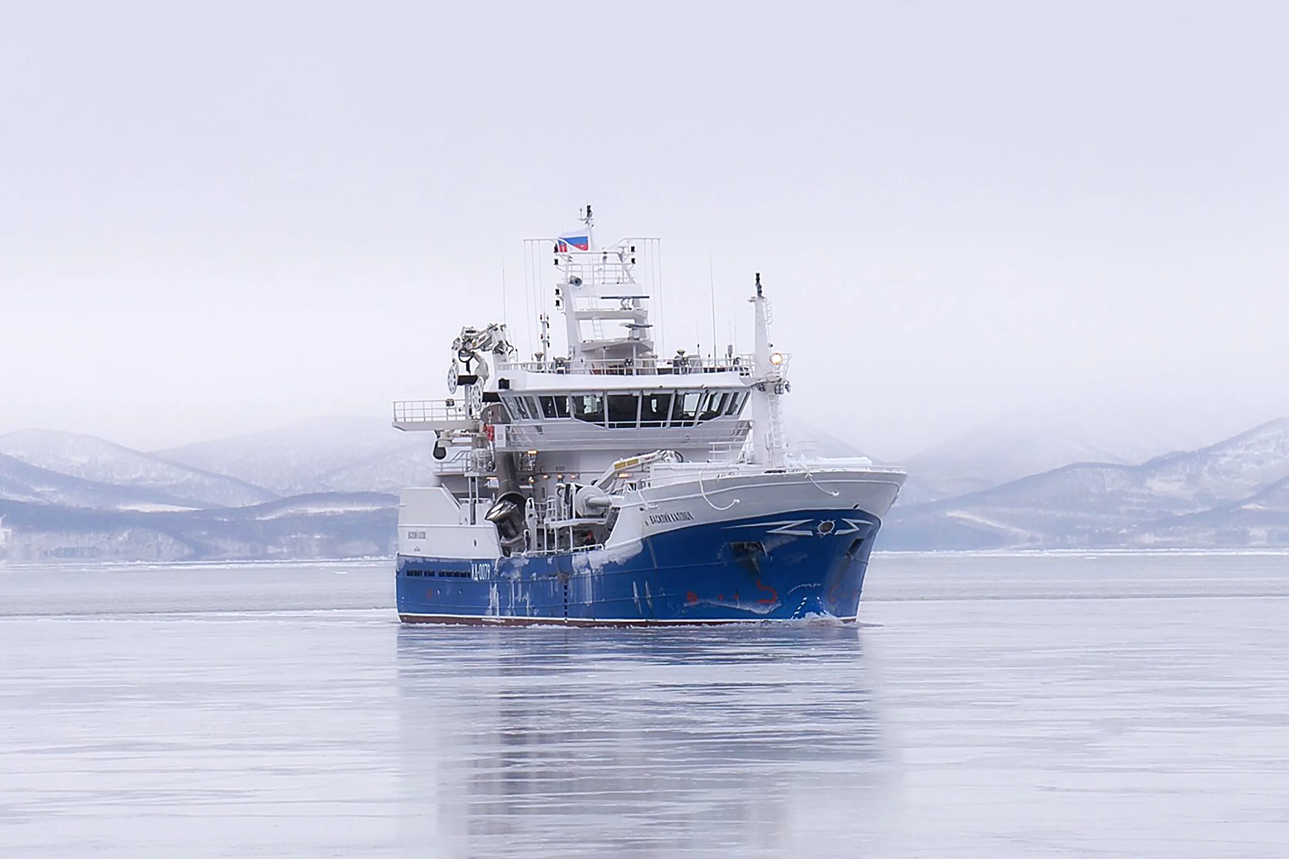 Василий каплюк судно. Порт корабли петропавловск камчатский. Судно камчатка. Судно аскольд пынько. Судно камчатка.