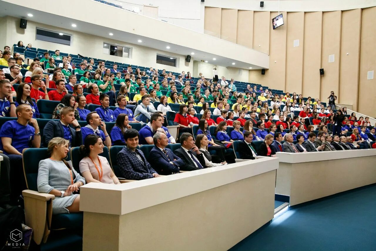 Отдел медицинского образования. Студенческий форум картинки. Форум студентов. Полный зал обучающихся. Самый большой мед уневр России.