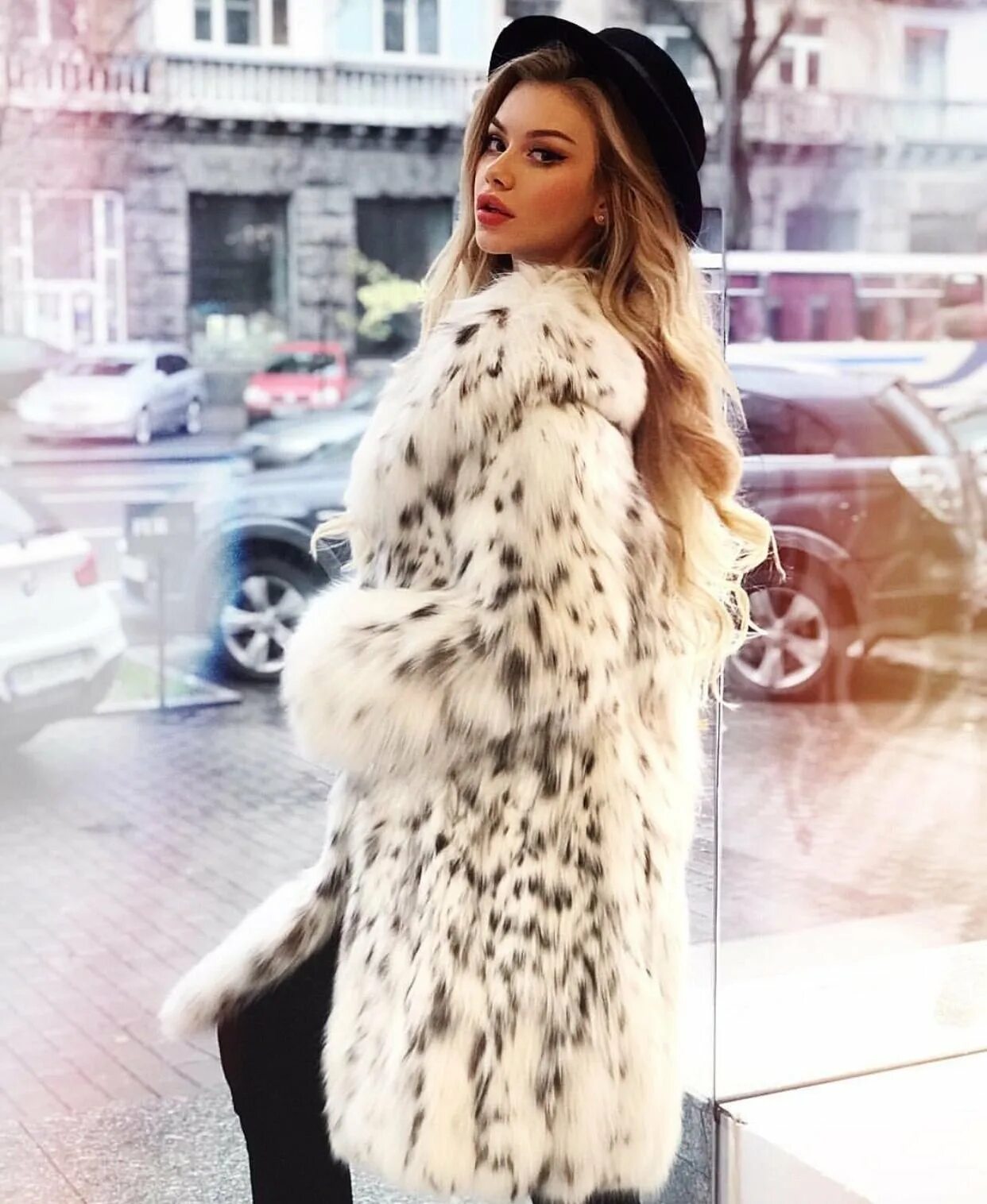 Шуба malina fur. Greek fur с капюшоном из рыси. Короткая шуба из рыси. Эко шуба под рысь. Шуба рысь экомех.