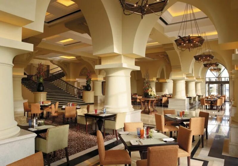 Shangri la hotel qaryat al beri 5. Гостиница shangri-la hotel 5*. Шангри ла отель абу даби. Shangri-la paris улучшенный номер. Шангри ла отель.