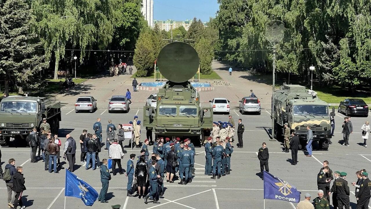 Последние новости в курске о войне. Курск военный. Курск Военная часть. День призывника. В Курской области встречают военных.